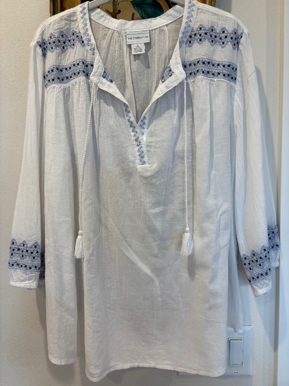 Liz Claiborne White Cotton Shirt with Ties
